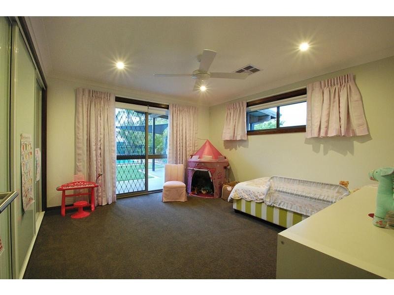 8 Violet Court, Miami QLD 4220