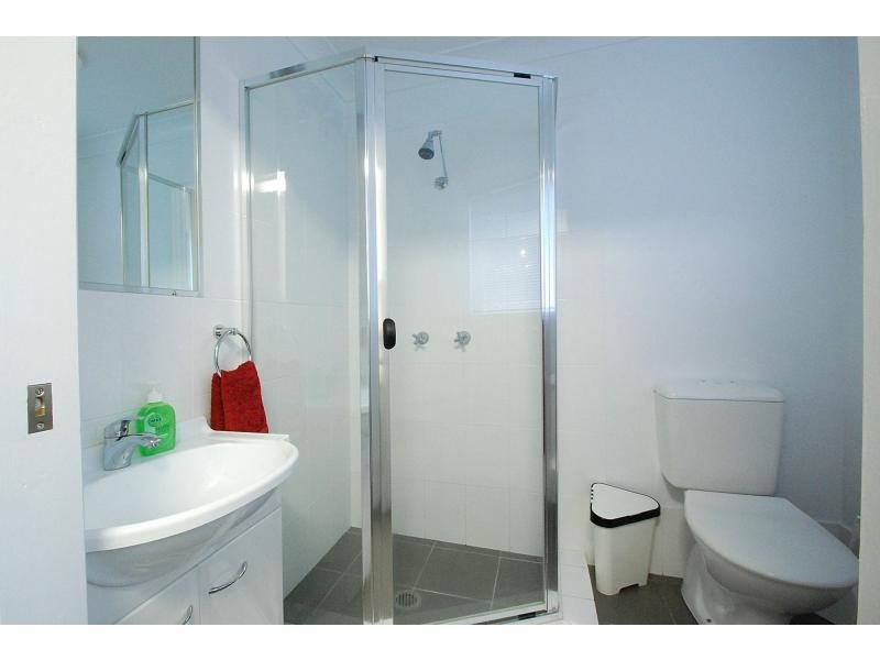 8 Violet Court, Miami QLD 4220