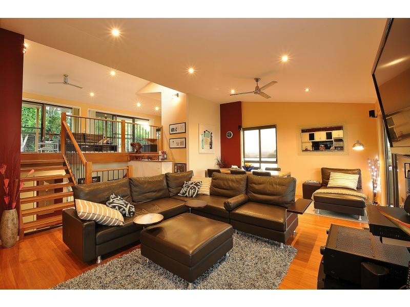 156 Ocean Parade, Burleigh Heads QLD 4220