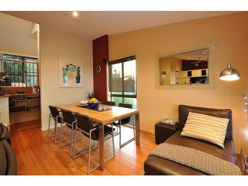 156 Ocean Parade, Burleigh Heads QLD 4220