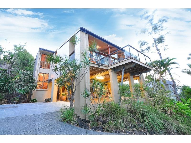 156 Ocean Parade, Burleigh Heads QLD 4220