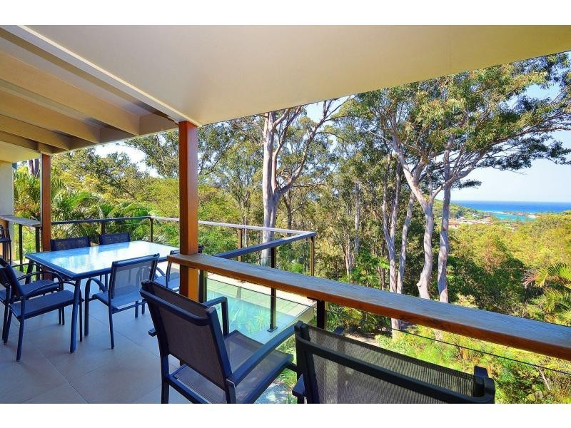 156 Ocean Parade, Burleigh Heads QLD 4220