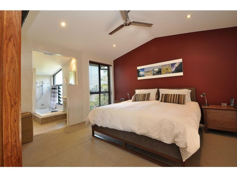 156 Ocean Parade, Burleigh Heads QLD 4220