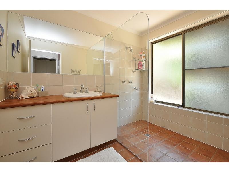 156 Ocean Parade, Burleigh Heads QLD 4220