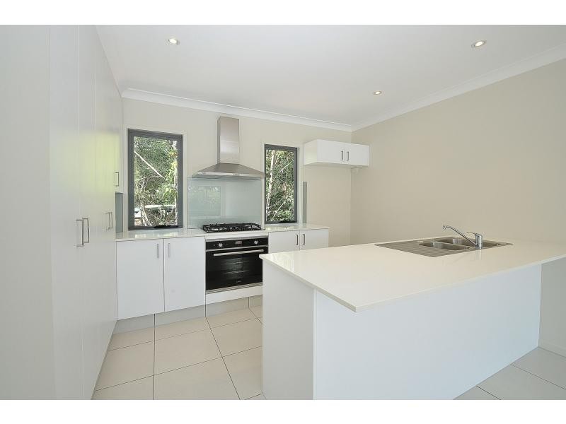 2/25 Brooke Avenue, Palm Beach QLD 4221