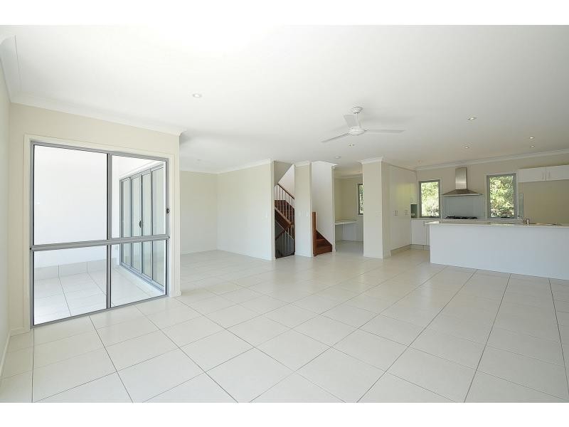 2/25 Brooke Avenue, Palm Beach QLD 4221