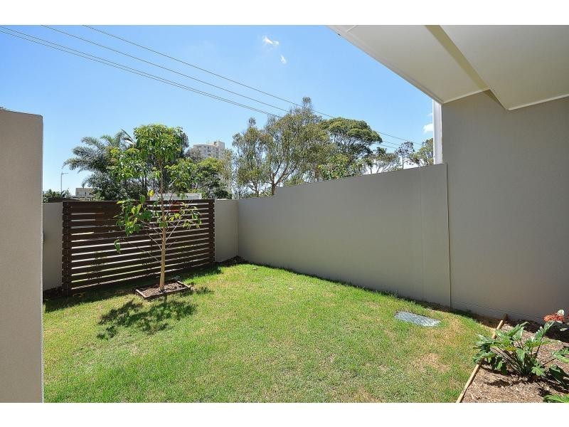 2/25 Brooke Avenue, Palm Beach QLD 4221