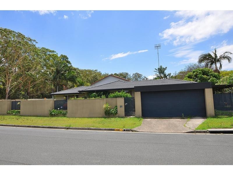 33 Tulip Street, Miami QLD 4220