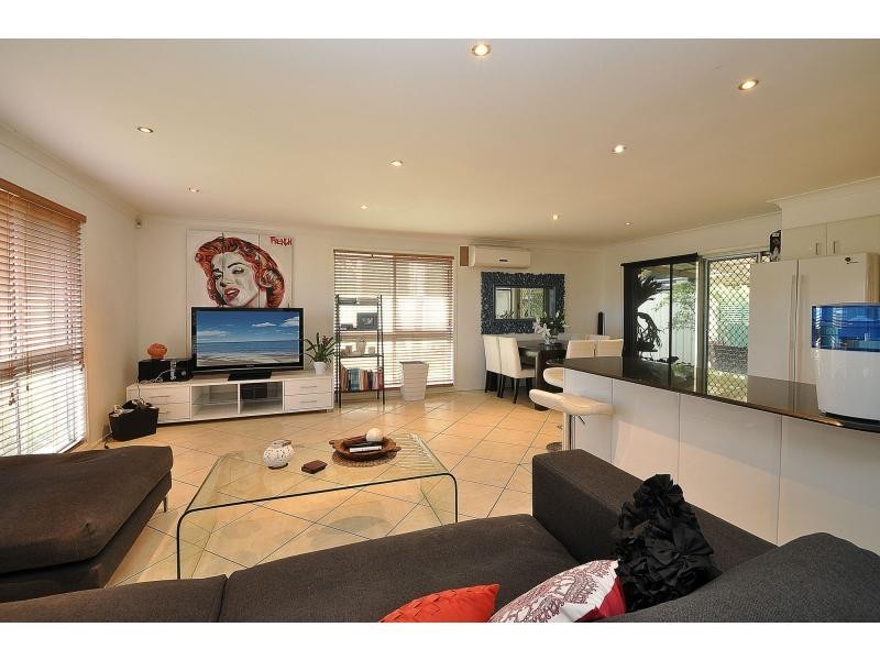 33 Tulip Street, Miami QLD 4220