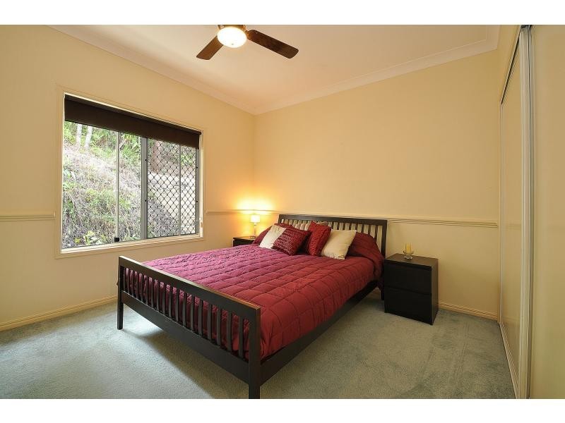 34 Foothill Street, Elanora QLD 4221