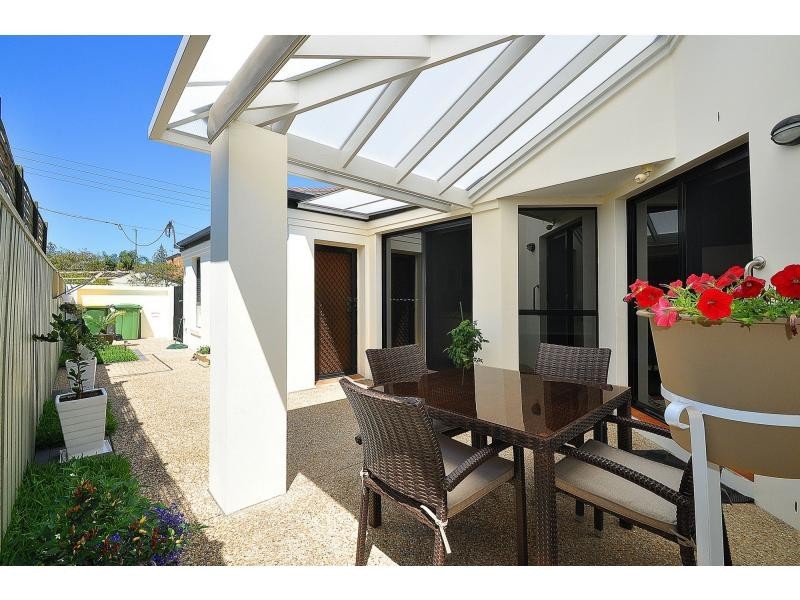 1/112 Sunshine Parade, Miami QLD 4220