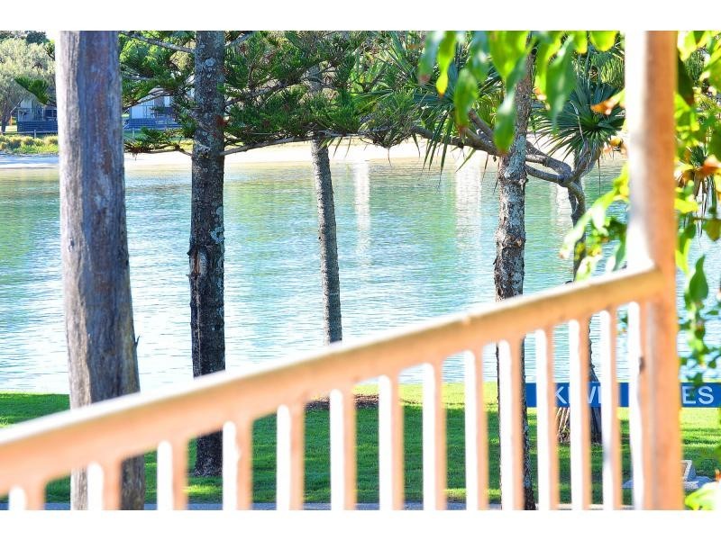 1/13 Awoonga Avenue, Burleigh Heads QLD 4220