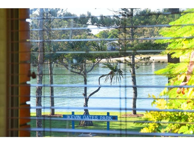 1/13 Awoonga Avenue, Burleigh Heads QLD 4220