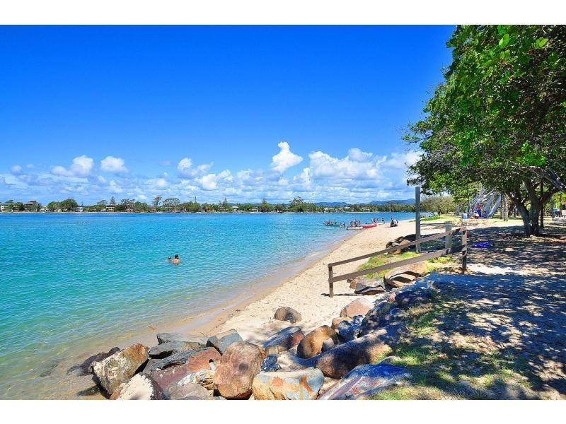 1/13 Awoonga Avenue, Burleigh Heads QLD 4220