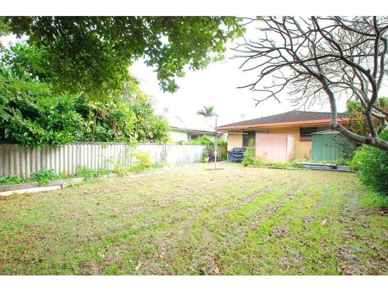 32 Miami Shore Parade, Miami QLD 4220
