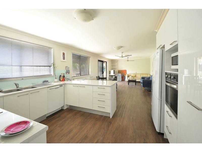 49 Burleigh Street, Burleigh Waters QLD 4220