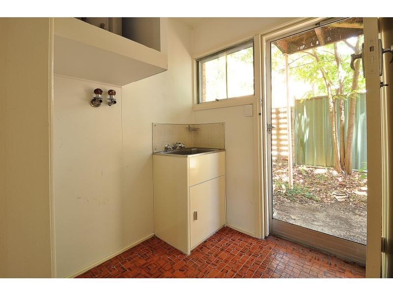 4/13 Awoonga Street, Burleigh Heads QLD 4220
