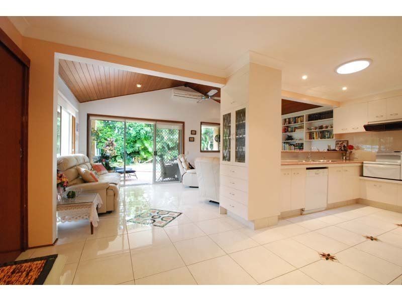 5 Tern Drive, Burleigh Waters QLD 4220