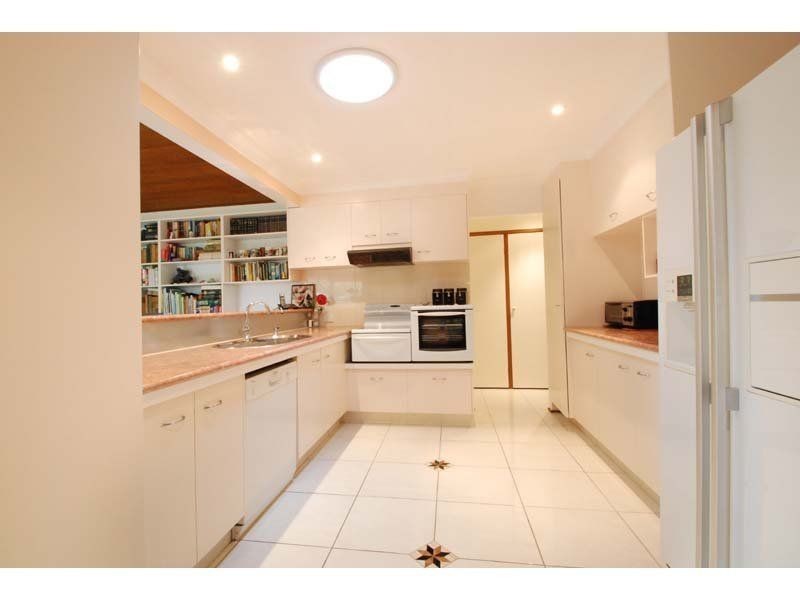 5 Tern Drive, Burleigh Waters QLD 4220