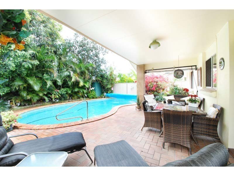 5 Tern Drive, Burleigh Waters QLD 4220