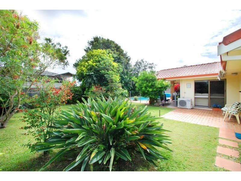5 Tern Drive, Burleigh Waters QLD 4220