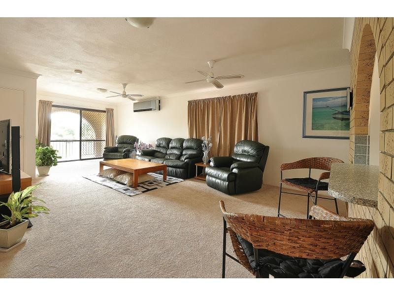 Unit 7/43 Duet Drive, Mermaid Waters QLD 4218