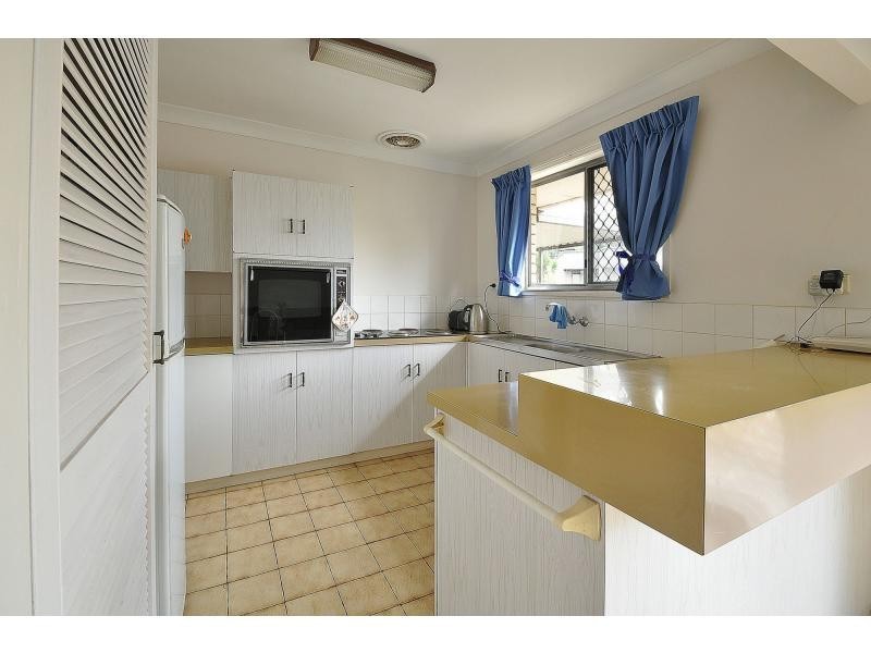4 Kingfisher Crescent, Burleigh Waters QLD 4220