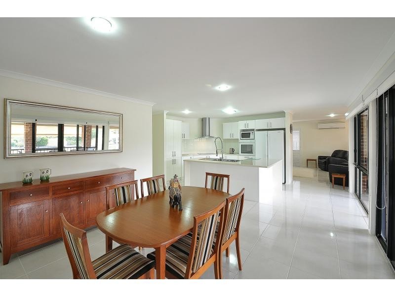 49 Rainbird Close, Burleigh Waters QLD 4220