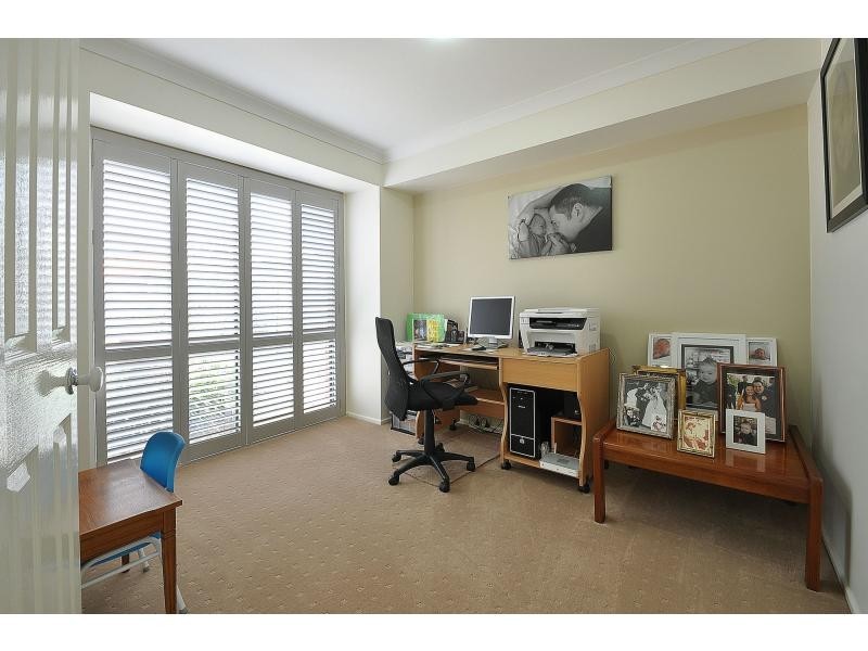 49 Rainbird Close, Burleigh Waters QLD 4220