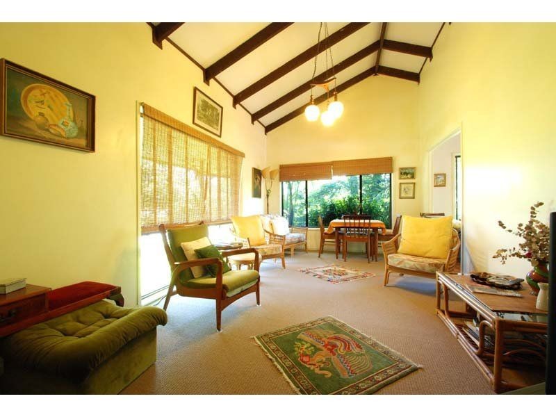 11 Barwon Street, Burleigh Waters QLD 4220
