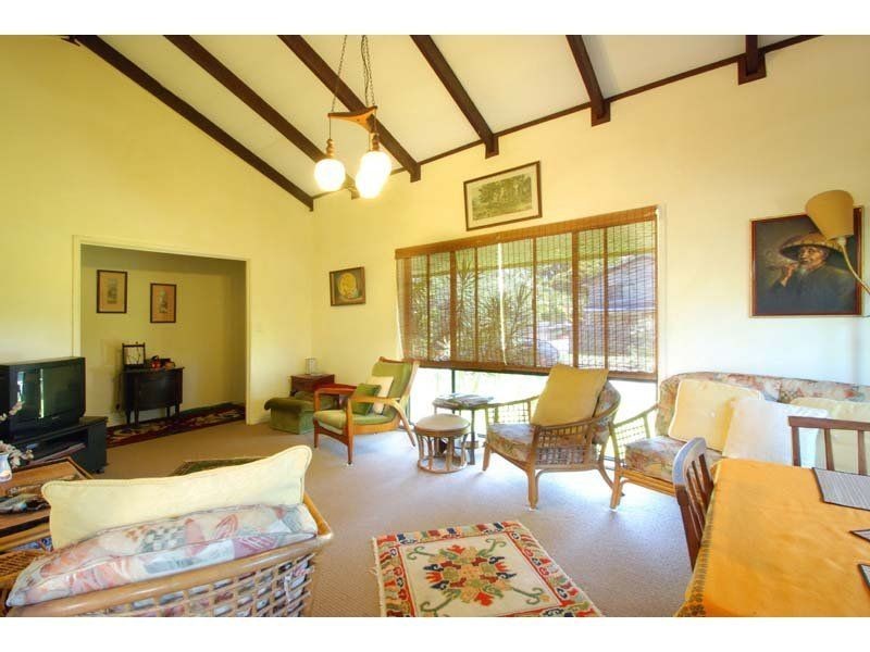 11 Barwon Street, Burleigh Waters QLD 4220