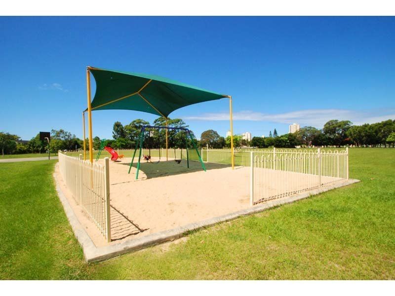 11 Barwon Street, Burleigh Waters QLD 4220
