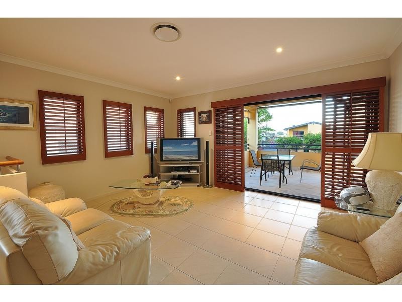 2/14 Gardenia Grove, Burleigh Heads QLD 4220