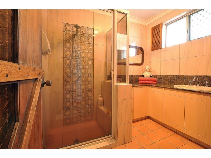 10 Chainey Avenue, Miami QLD 4220