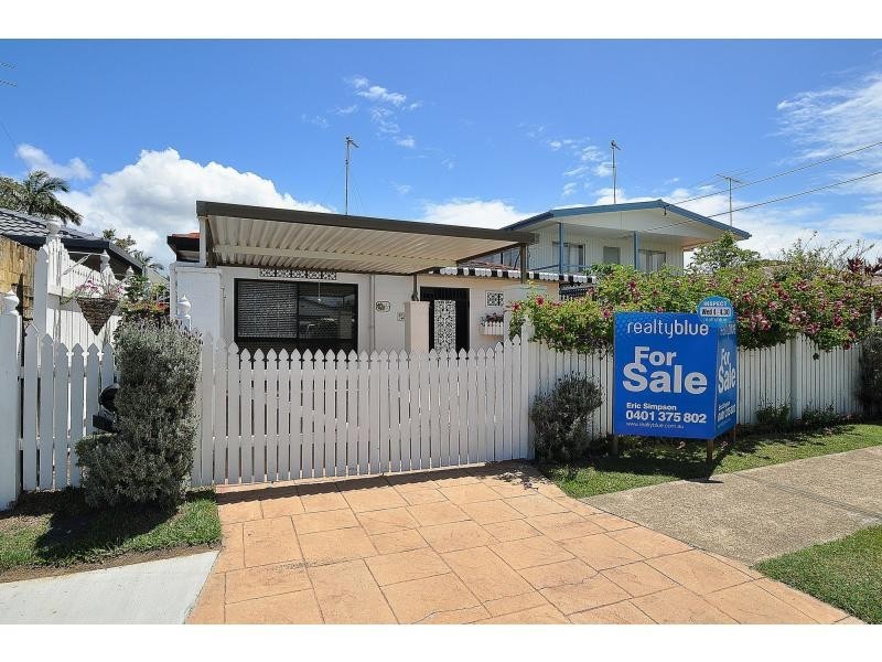 10 Chainey Avenue, Miami QLD 4220