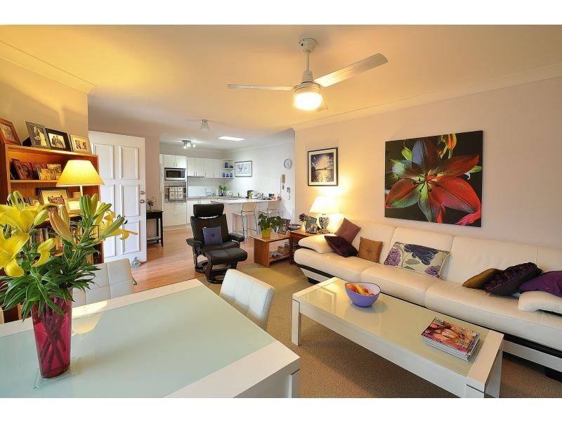 2/15-35 Killarney Avenue, Robina QLD 4226