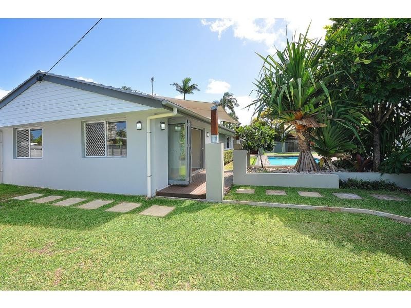 22 Clinton Avenue, Burleigh Waters QLD 4220