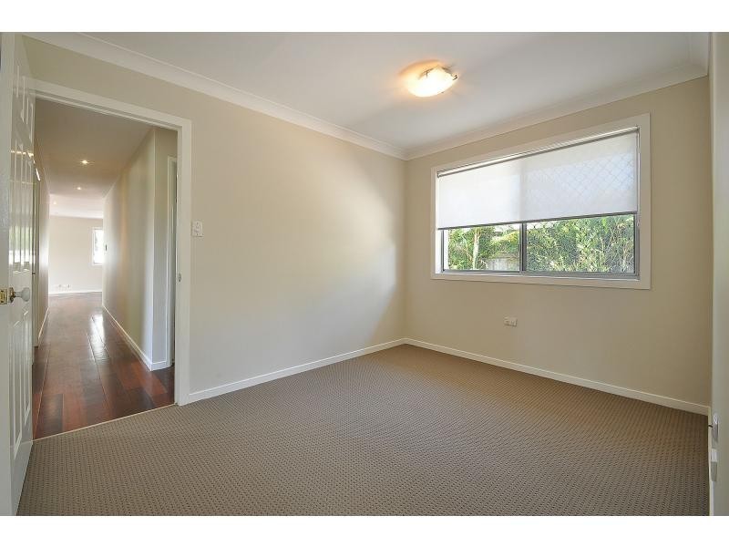 22 Clinton Avenue, Burleigh Waters QLD 4220