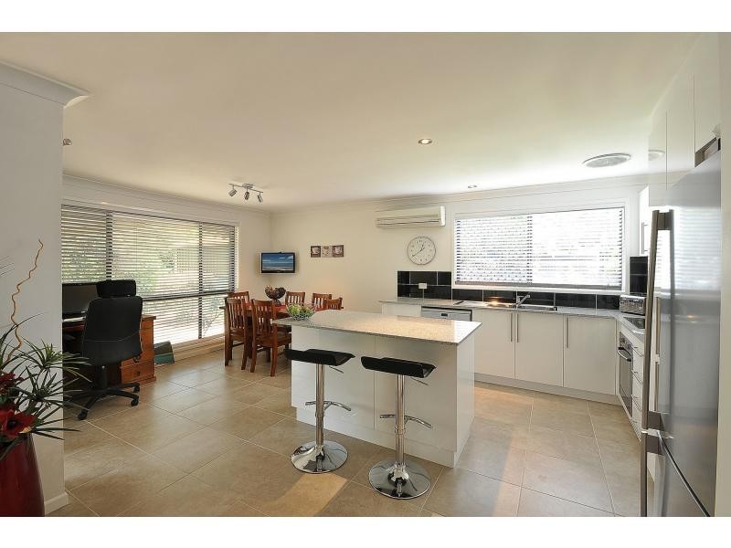 2/10 Macaw Avenue, Miami QLD 4220