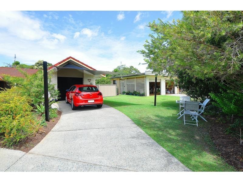 2/10 Macaw Avenue, Miami QLD 4220