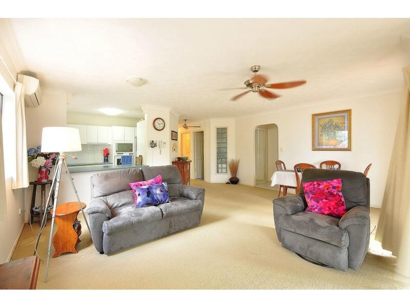 1/6 Petrel Avenue, Mermaid Beach QLD 4218