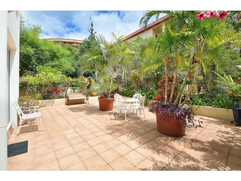 1/6 Petrel Avenue, Mermaid Beach QLD 4218