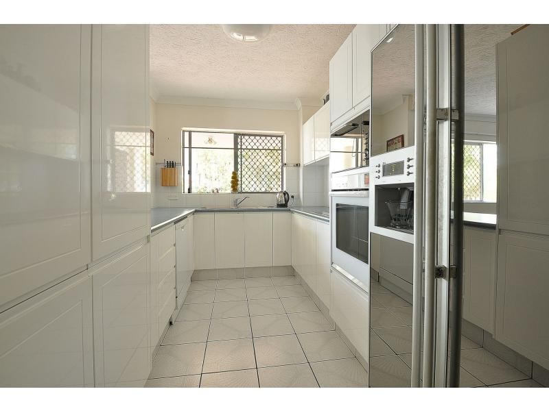 1/6 Petrel Avenue, Mermaid Beach QLD 4218