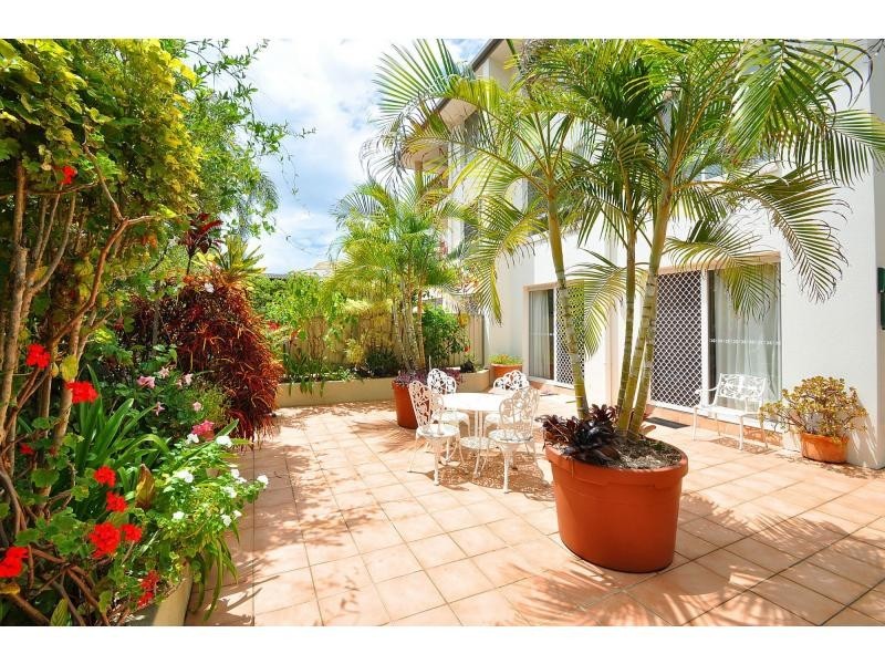 1/6 Petrel Avenue, Mermaid Beach QLD 4218