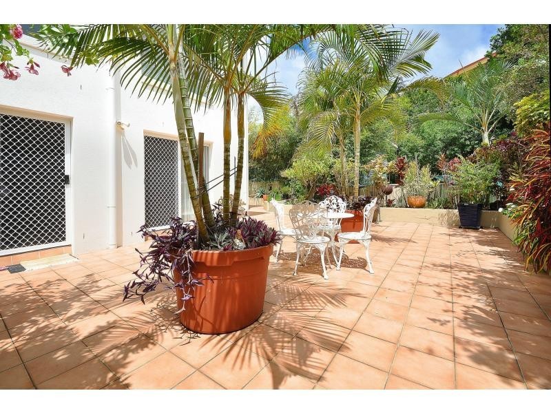 1/6 Petrel Avenue, Mermaid Beach QLD 4218