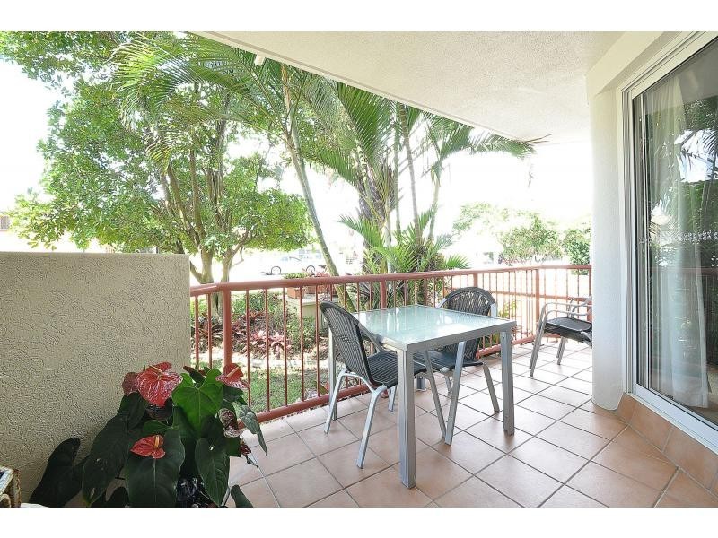 1/6 Petrel Avenue, Mermaid Beach QLD 4218