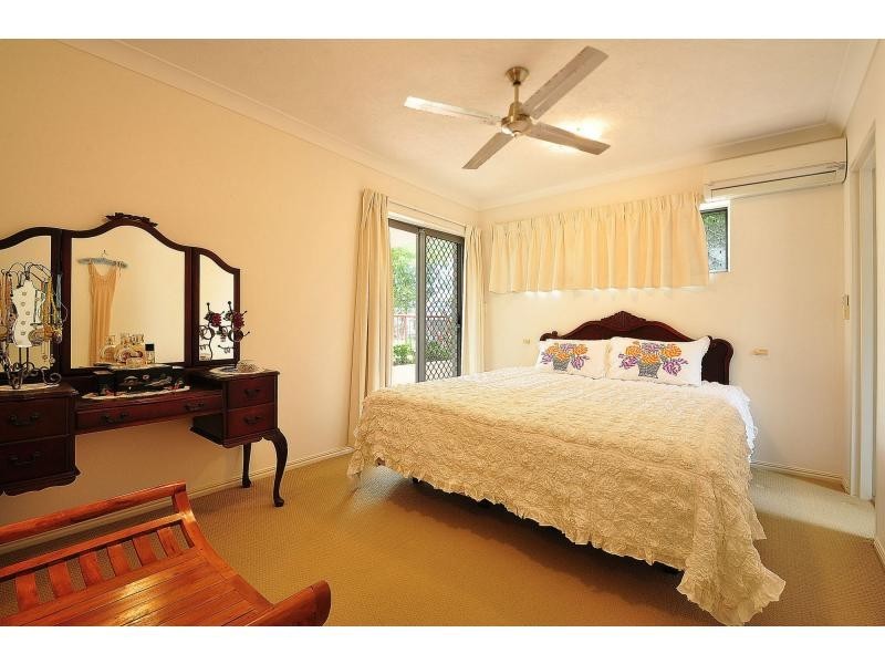 1/6 Petrel Avenue, Mermaid Beach QLD 4218