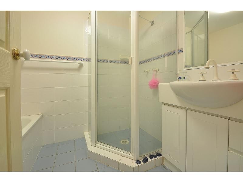 1/6 Petrel Avenue, Mermaid Beach QLD 4218