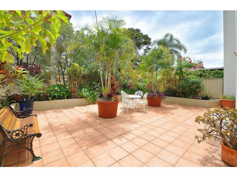 1/6 Petrel Avenue, Mermaid Beach QLD 4218