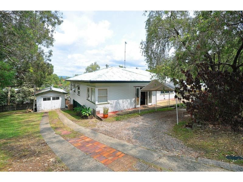214 Ocean Parade, Burleigh Heads QLD 4220